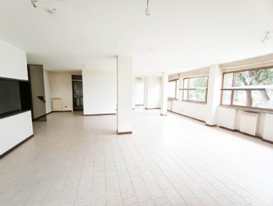 Foto Ufficio a Vinci Spicchio-sovigliana di 180 m² con 5 locali in affitto