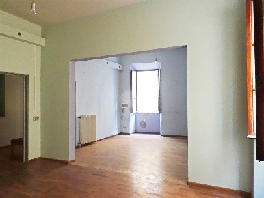 Foto Ufficio in via montorsoli 1, Poggibonsi Centro di 60 m² con 2 locali