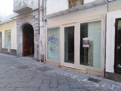 Foto Negozio in Via San Giovanni 40, Caserta Corso Trieste di 25 m²