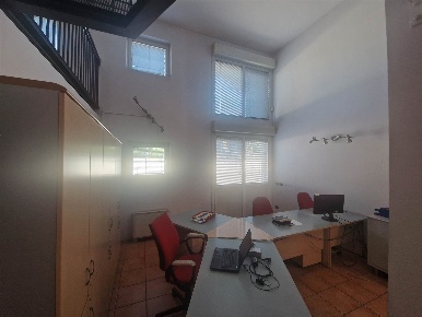 Foto Ufficio in Via Ernesto Breda 37, Milano Bicocca di 149 m² con 2 locali