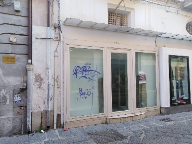 Foto Negozio in Via San Giovanni 40, Caserta Corso Trieste di 35 m²