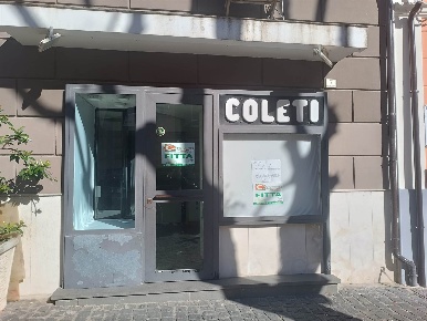 Foto Negozio in Piazza Duomo 81100, Caserta Corso Trieste di 40 m²
