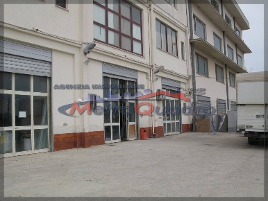 Foto Magazzino a Canicattì di 800 m² in vendita