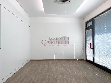 Foto Negozio in Via Papa Giovanni XXIII 3/B, Forlimpopoli Centro di 123 m²