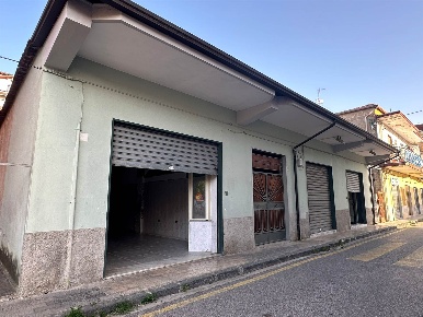 Foto Locale commerciale in Via Manin 16, Bellizzi Centro di 190 m²