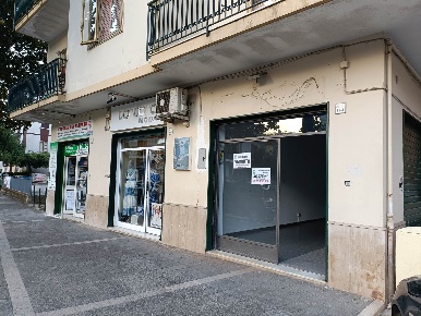 Foto Attività commerciale a Baronissi Centro di 34 m² con 1 locali