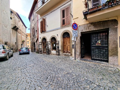 Foto Negozio a Viterbo San Pellegrino - Pianoscarano di 53 m² con 2 locali