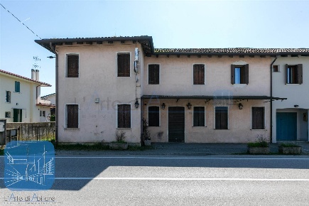 Foto Negozio a Morgano Badoere di 122 m² con 4 locali in vendita