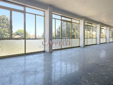 Foto Magazzino in Via Emilia per Forlì 1313, Forlimpopoli di 1475 m²
