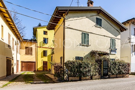Foto Casa indipendente a Bomporto di 110 m² con 4 locali in vendita