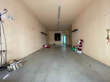 Foto Negozio a Pistoia Candeglia di 100 m² con 2 locali in affitto
