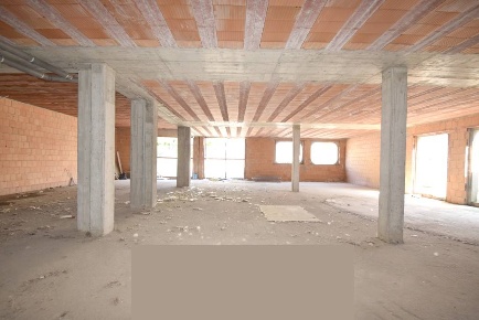 Foto Locale commerciale a Gragnano Trebbiense di 355 m² con 1 locali