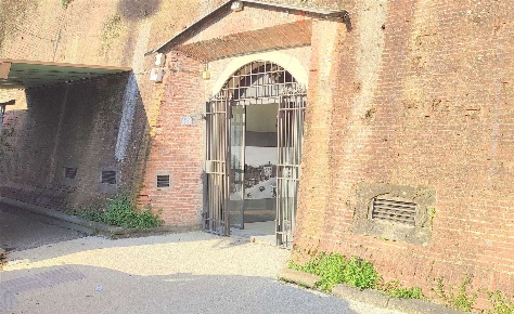 Foto Negozio a Pistoia Vergine di 90 m² con 2 locali in affitto