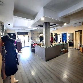 Foto Negozio in VIA SARZANA SNC, La Spezia Migliarina di 130 m² in vendita