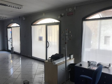 Foto Negozio a Trezzano Rosa di 103 m² con 2 locali in affitto