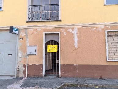 Foto Ufficio a Cesano Maderno di 219 m² con 9 locali in vendita