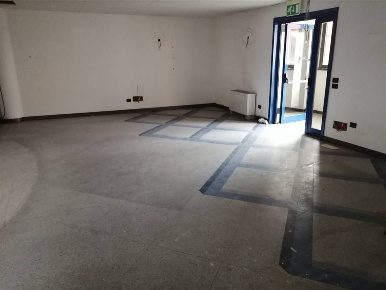 Foto Ufficio a San Giuliano Terme Ghezzano di 457 m² con 12 locali