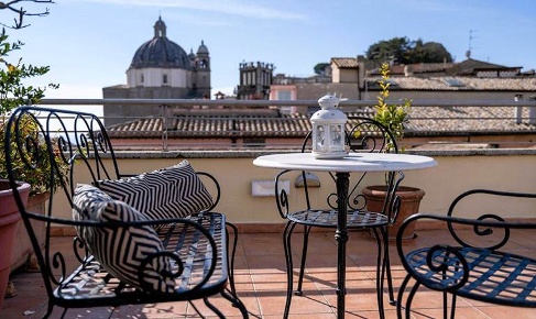 Foto Hotel in corso cavour, Montefiascone Centro di 700 m² con 24 locali