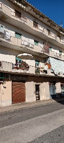 Foto Negozio a Latina Nicolosi di 40 m² con 2 locali in affitto