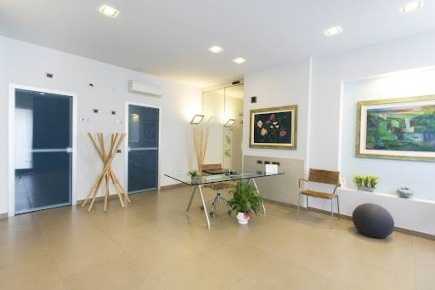 Foto Negozio a Chioggia Sottomarina di 90 m² con 5 locali in affitto