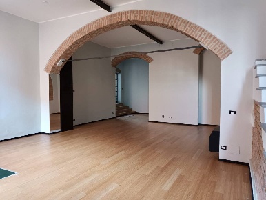 Foto Negozio a Crema Santa Maria, San Bernardino, Castelnuovo di 134 m²