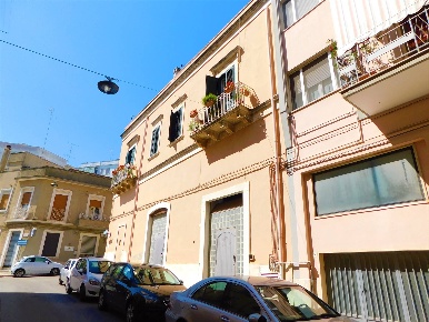 Foto Negozio a Martina Franca di 50 m² con 3 locali in vendita