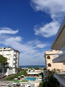 Foto Hotel a Cervia Milano Marittima di 700 m² in vendita