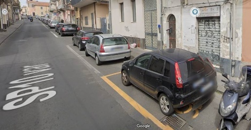 Foto Negozio in Via Etnea 302 302, Gravina di Catania Centro di 50 m²