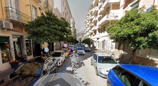 Foto Negozio in Via Vernieri, Salerno Centro di 65 m² in vendita