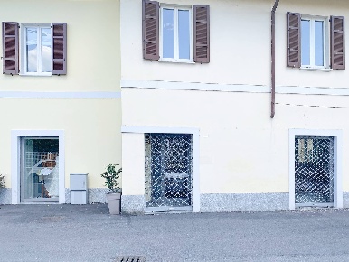 Foto Ufficio a Samarate Centro di 160 m² con 4 locali in affitto