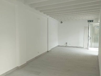 Foto Attività commerciale a Treviglio di 63 m² con 1 locali in affitto