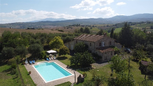 Foto Agriturismo a Cinigiano Centro di 410 m² con 10 locali in vendita