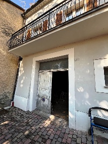 Foto Laboratorio a Esanatoglia Centro di 67 m² con 1 locali in vendita