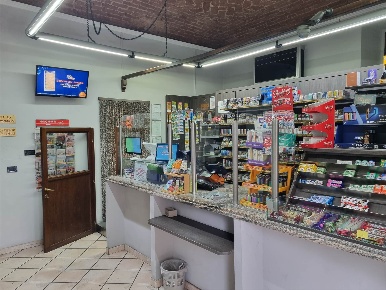 Foto Attività commerciale a Mortara Centro di 100 m² con 3 locali