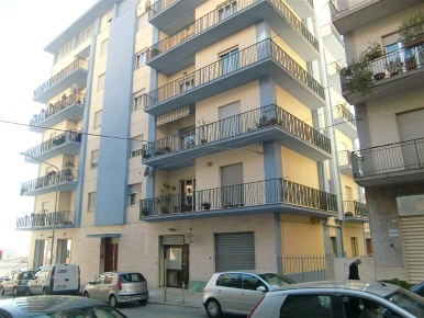 Foto Ufficio in Via Modigliani 37, Sciacca Centro di 80 m² con 4 locali