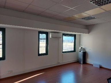 Foto Ufficio in Via Valeriana, Dubino Centro di 70 m² con 1 locali