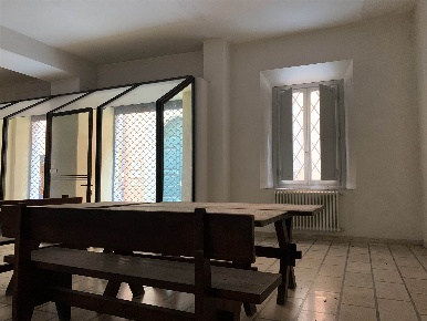 Foto Negozio a Pistoia Stadio di 145 m² con 3 locali in affitto