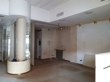 Foto Negozio in via BIANCHI, Piacenza Dante - Cheope di 152 m² con 1 locali