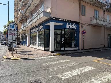 Foto Attività commerciale in Via Roma 340, Bellizzi Centro di 150 m²