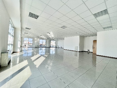 Foto Ufficio in VIA ISEO 16, San Donà di Piave di 240 m² con 1 locali