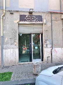 Foto Negozio in P.za della Libertà 11, Salerno Pastena - Pastena Alta
