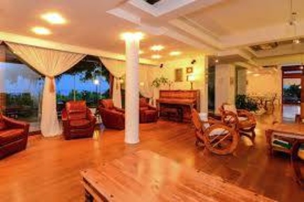 Foto Hotel a Isola di Capo Rizzuto Le Castella di 3050 m² con 6 locali