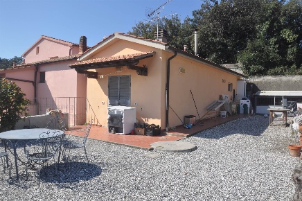 Foto Struttura sanitaria in Col di Leccio, Rosignano Marittimo di 40 m²