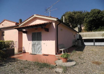 Foto Struttura sanitaria in Col di Leccio, Rosignano Marittimo di 50 m²