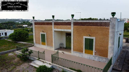 Foto Villa unifamiliare a Ostuni di 120 m² con 4 locali in vendita