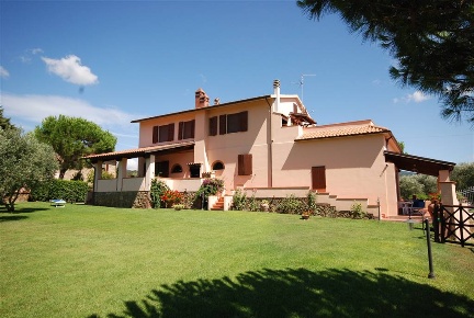 Foto Agriturismo a Castiglione della Pescaia di 350 m² con 15 locali
