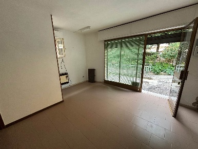 Foto Negozio a San Severino Marche Centro di 28 m² con 1 locali in vendita