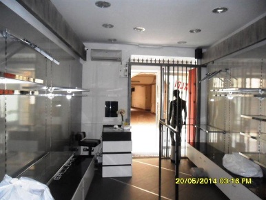 Foto Locale commerciale in corso tommaso vitale 99, Nola Centro di 30 m²
