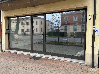 Foto Negozio a Campegine di 60 m² con 2 locali in vendita