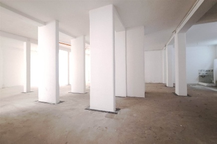 Foto Magazzino in Via Sassari 1, Catania Province - Veneto di 325 m²